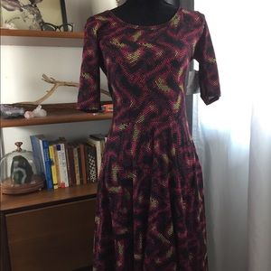 Lularoe Nicole Dress Medium Black Background